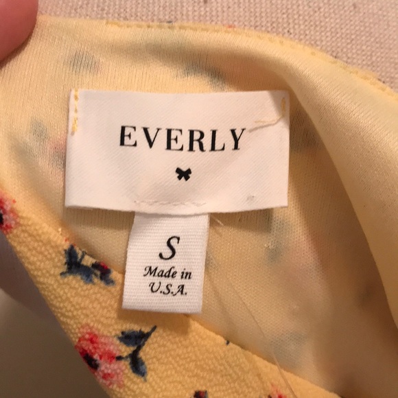 Francesca’s Floral Romper - Picture 6 of 6